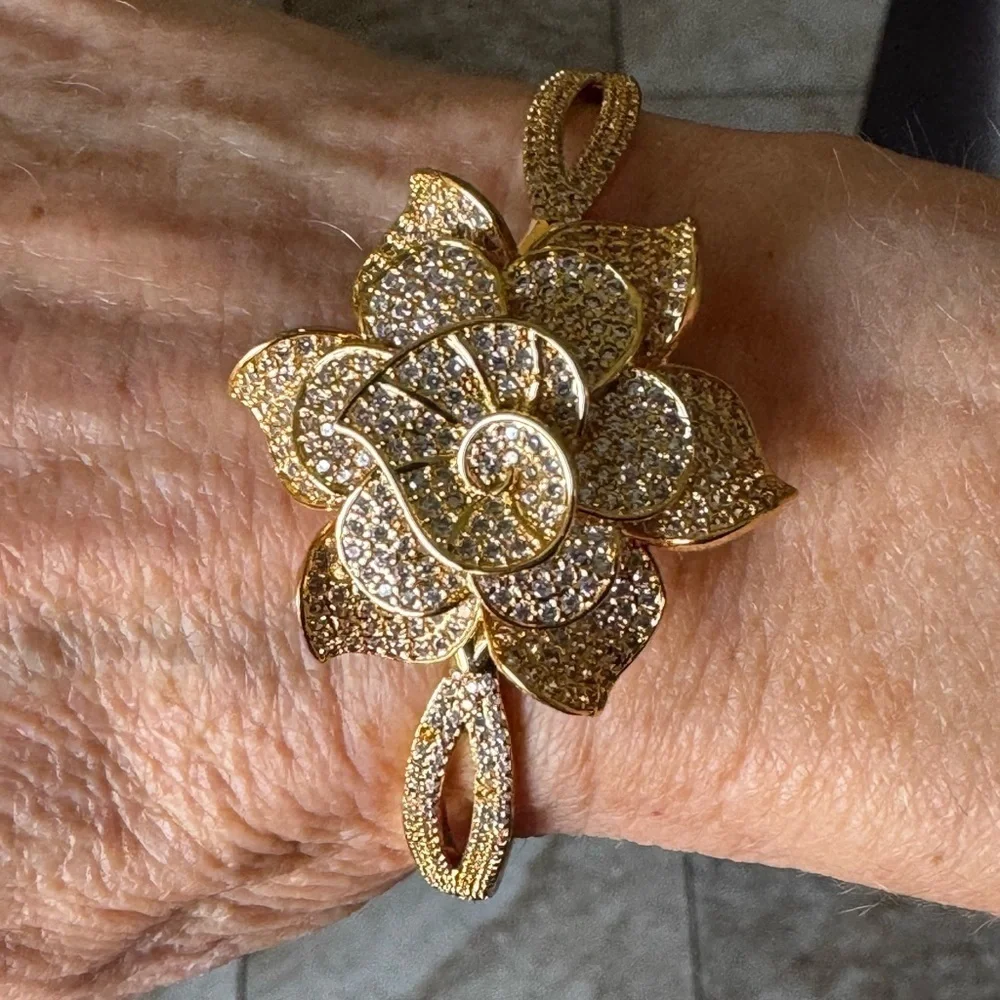 New Gold plated‎ Flower bracelet